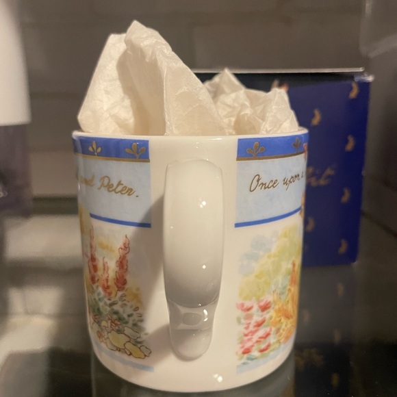 Wedgwood Peter rabbit Millennium 2000 tea cup in original box with certificate - Picture 6 of 9